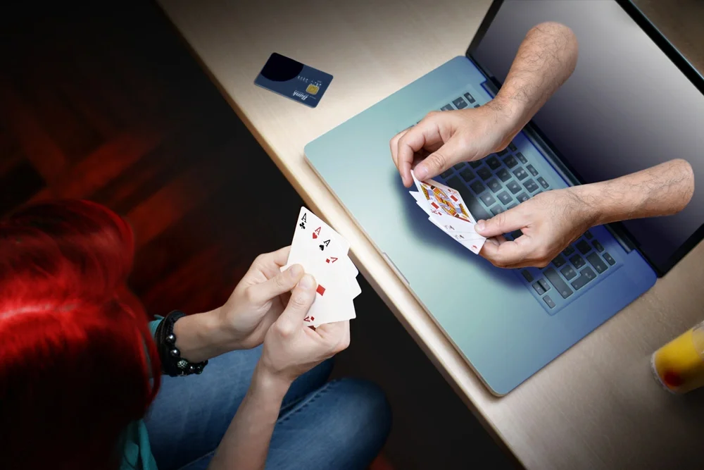 Replays automáticos y Coach Mode en casinos sociales